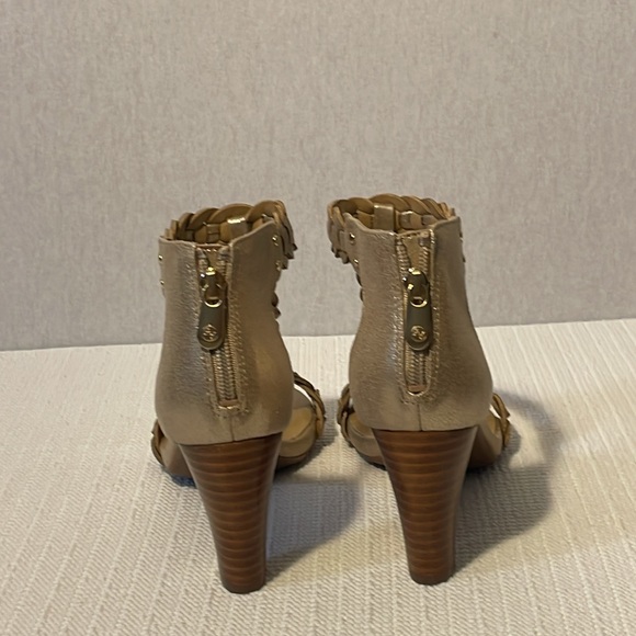 Adrienne Vittadini, golden. heel sandals. Size 7.5 - Picture 5 of 12